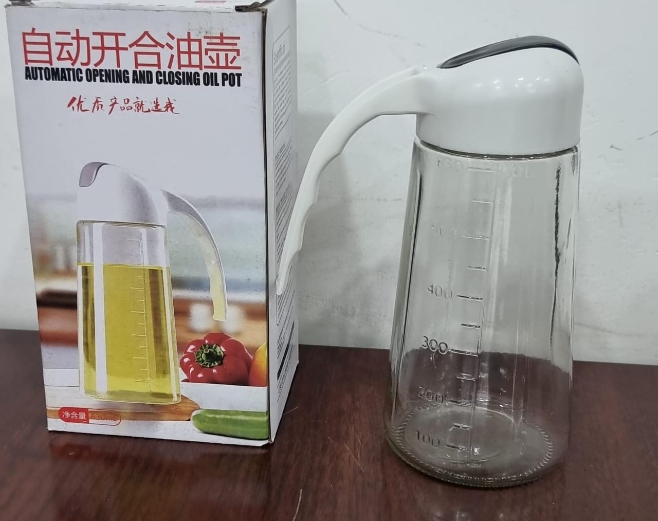 Auto Flip Olive Oil Dispenser Bottle Clear Glass Oil Bottle with Scale Leakproof Condiment Container for Kitchen Cooking Non-drip Spout, 630ml