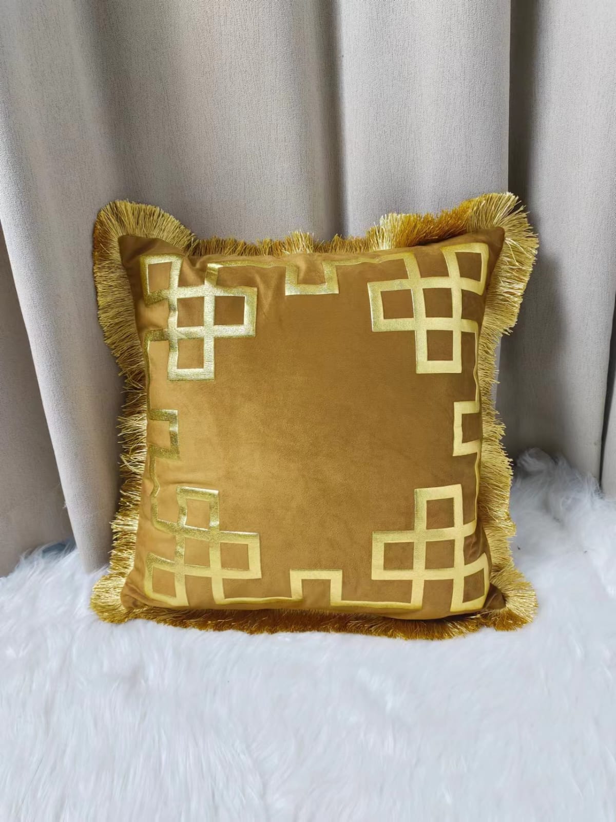 18 x 18 Inch Luxury European Home Decorative Pillow with Tassels Square Leather Geometric Chain Velvet Throw Pillow Cover Cushion Case for Sofa Bedroom Living Room Car, Gold edge