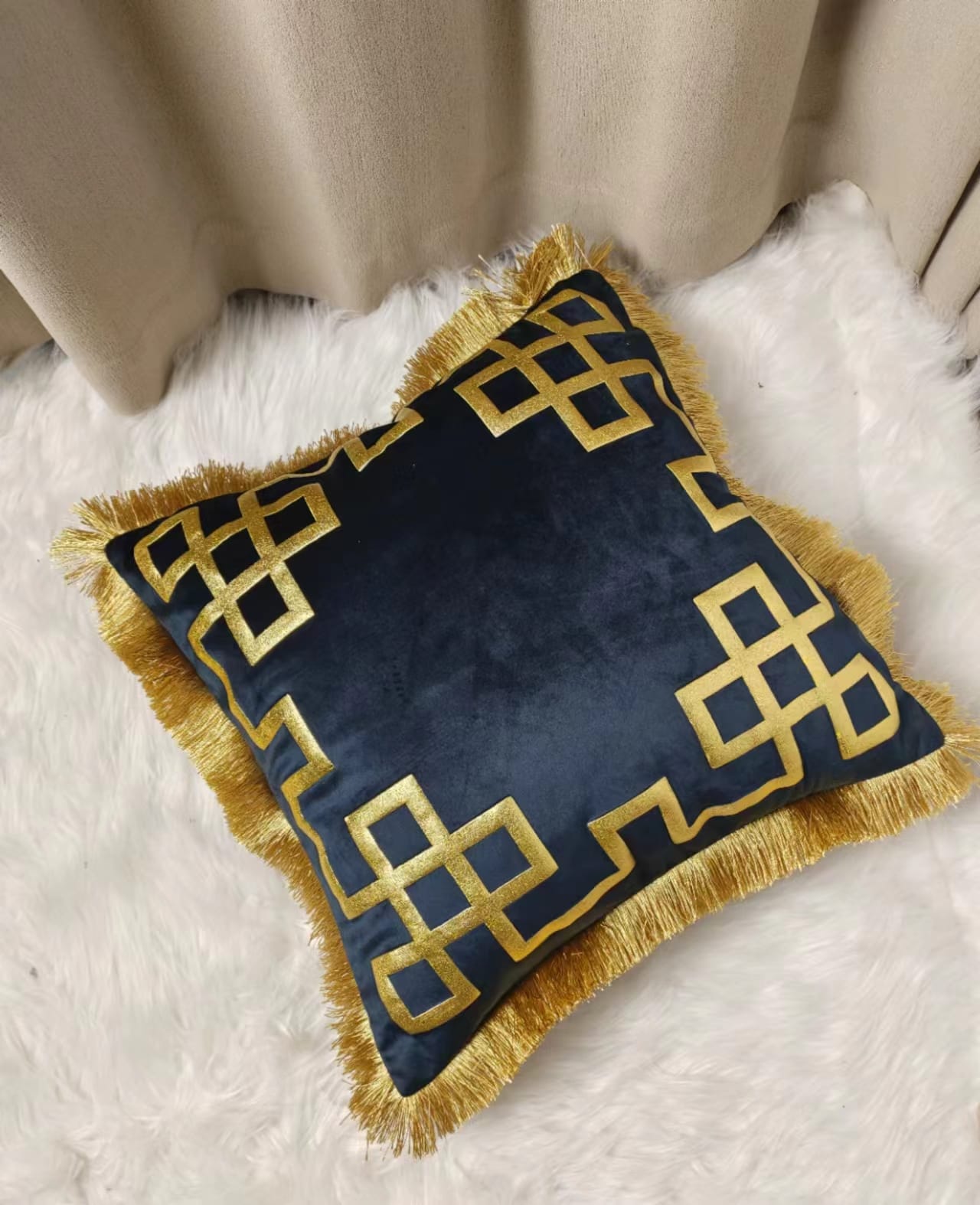 18 x 18 Inch Luxury European Home Decorative Pillow with Tassels Square Leather Geometric Chain Velvet Throw Pillow Cover Cushion Case for Sofa Bedroom Living Room Car, Gold edge