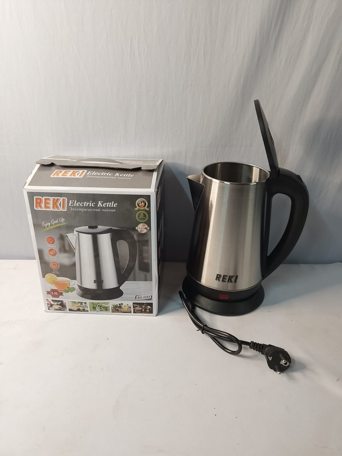2.3 Litre REKI Electric Kettle
Boil water quickly and efficiently with the 2.3 Litre REKI Electric Kettle — a practical and stylish addition to any kitchen, office, or dining area. Perfect for tea, co
