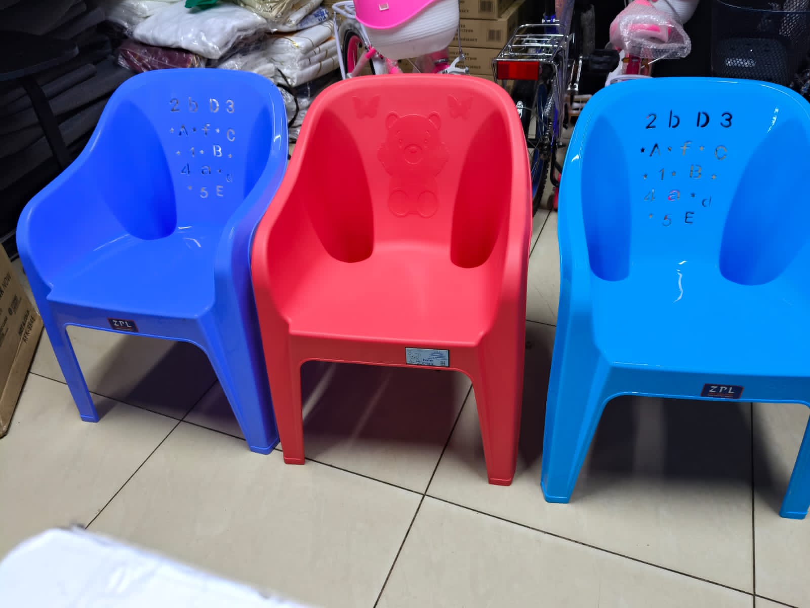 kids’ plastic chair is designed for comfort and playtime. Lightweight yet durable, it’s perfect for study, meals, or creative activities—ideal for home, school, or daycare use. Easy to clean and built