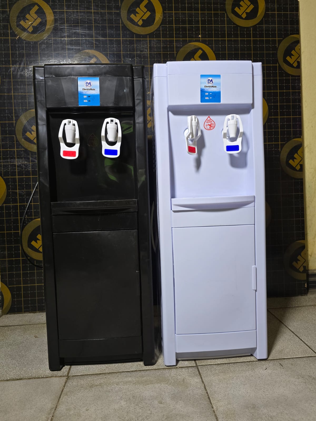 Electromate Hot & Cold Water Dispenser – Stylish Hydration Anytime! 💧
Stay refreshed and ready with instant hot or cold water at your fingertips! The Electromate Water Dispenser in sleek black and wh