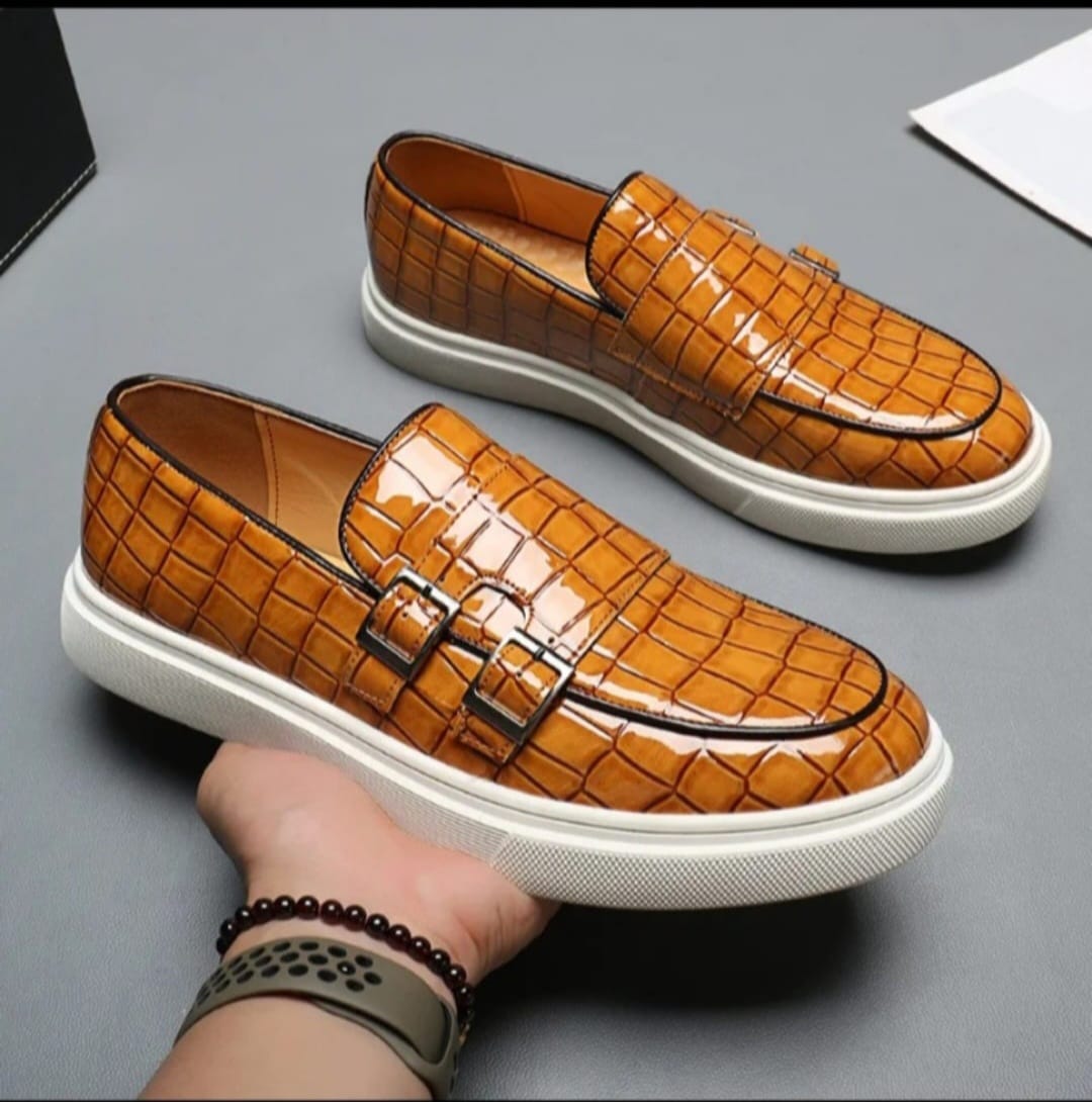 WETLOOK MONKS Men's Buckle Strap Loafers Crocodile Pattern Patent Leather Formal Casual Chunky Dress Shoes for Business Work Outdoor Dating Prom men sneakers                                          .