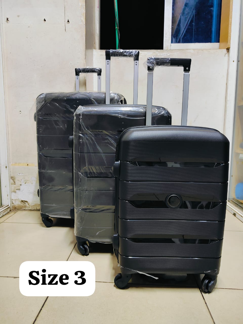 *🕸Unbreakable rubber suitcase  Pp 3-in-1  suitcase set*


🕸Beautiful colours 
🕸Light weight 
🕸Scratch resistant 
💮360°wheel rotation 
🕸Double compartment  
🕸3 digits combination code 
🕸Easy to