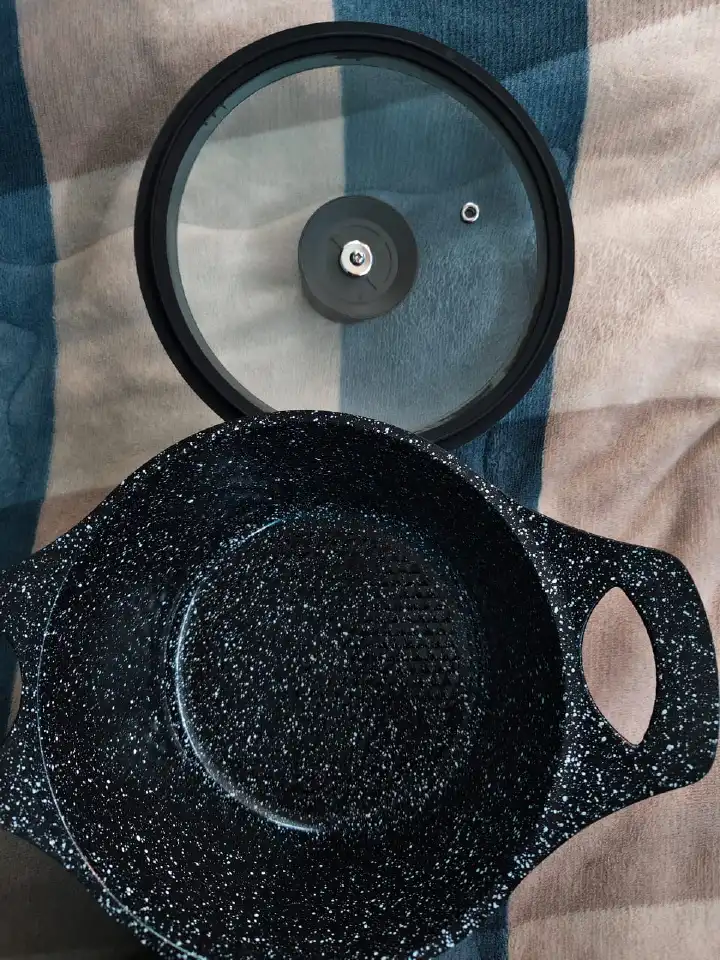 11 pieces  quality Bosch non-stick cook ware set and a free mwiko with WARRANTY
