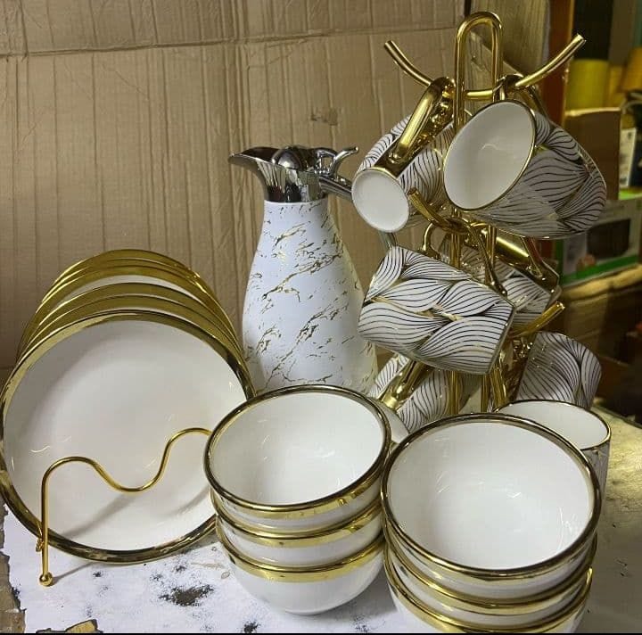 🎀19 golden ring white dinner set📍Beautiful 
Elegance look 
Durable
High quality 
Gold rim