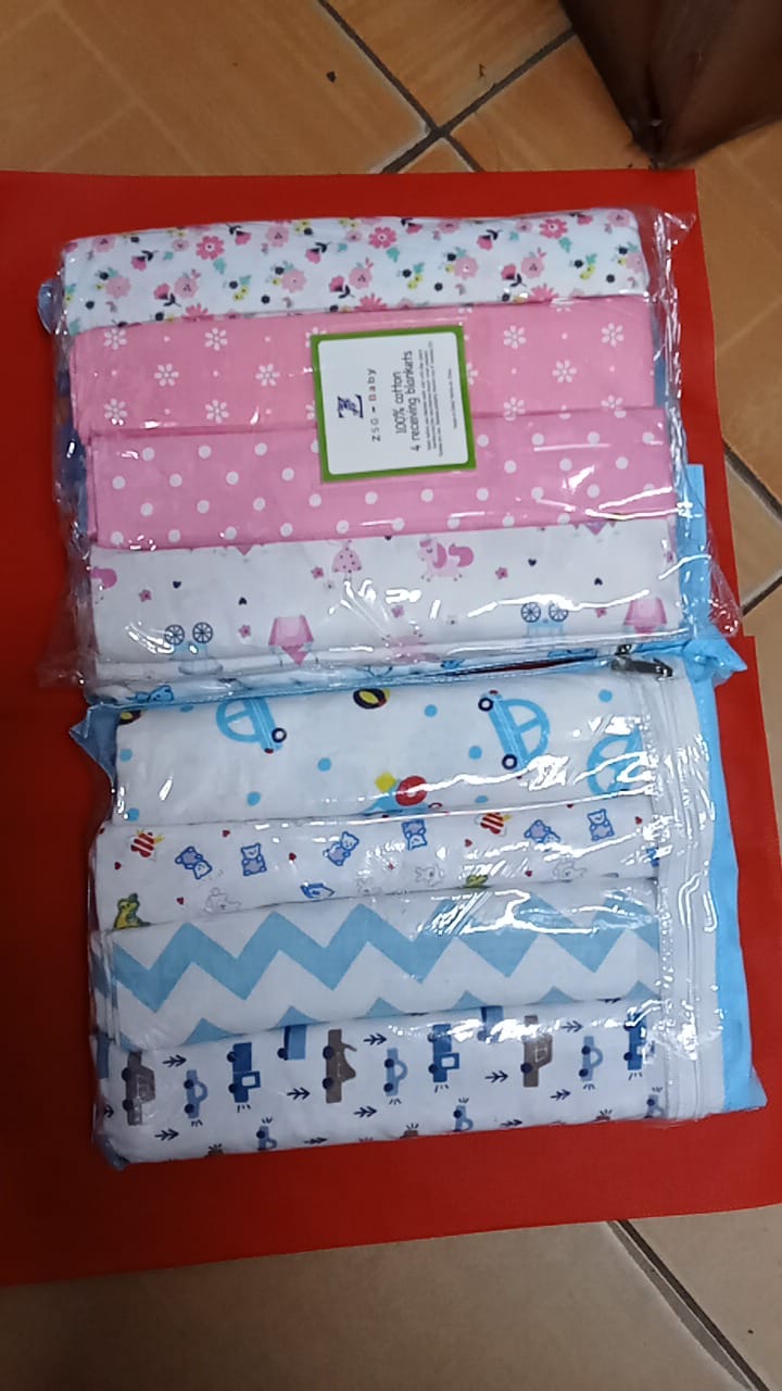 🦋RESTOCKED🔥4pcs Cotton Baby Shawl Green Blue Newborn Baby🔥Pure Cotton cool printed receiving blankets. Can be used for more than 6 uses:
✓Swaddling blankets
✓Stroller/Sofa blanket
✓Changing mat
✓Qu