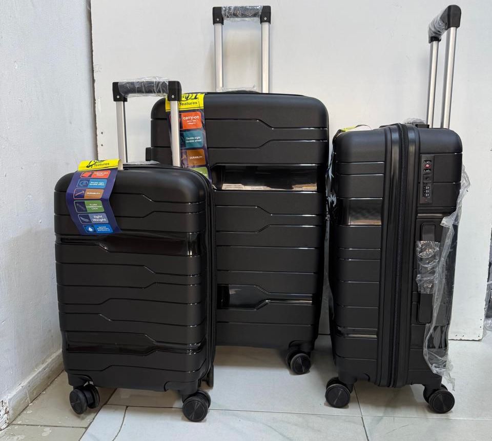 ☀️ON OFFER🤩3 IN 1 Fibre LAXURIOUS SUITCASE BRIEFCASE TRAVEL Bag Size 4🕸️Made of high-quality materials
Sleek and stylish design
3-in-1 design 
Hard outer shell for protection
Number of compartments