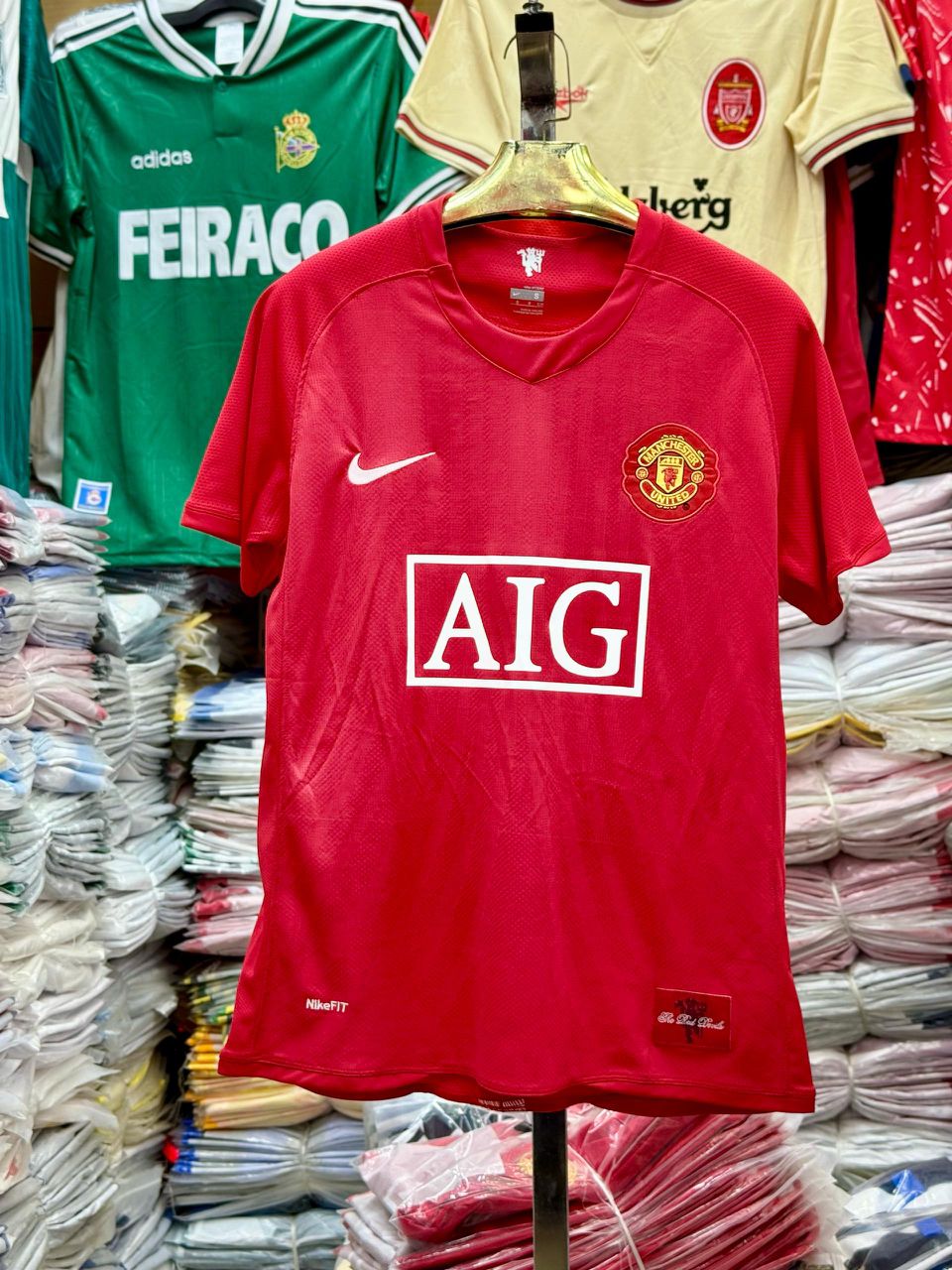 Authentic Good Quality Manchester United 2007/2008 Home Final Edition Kit.