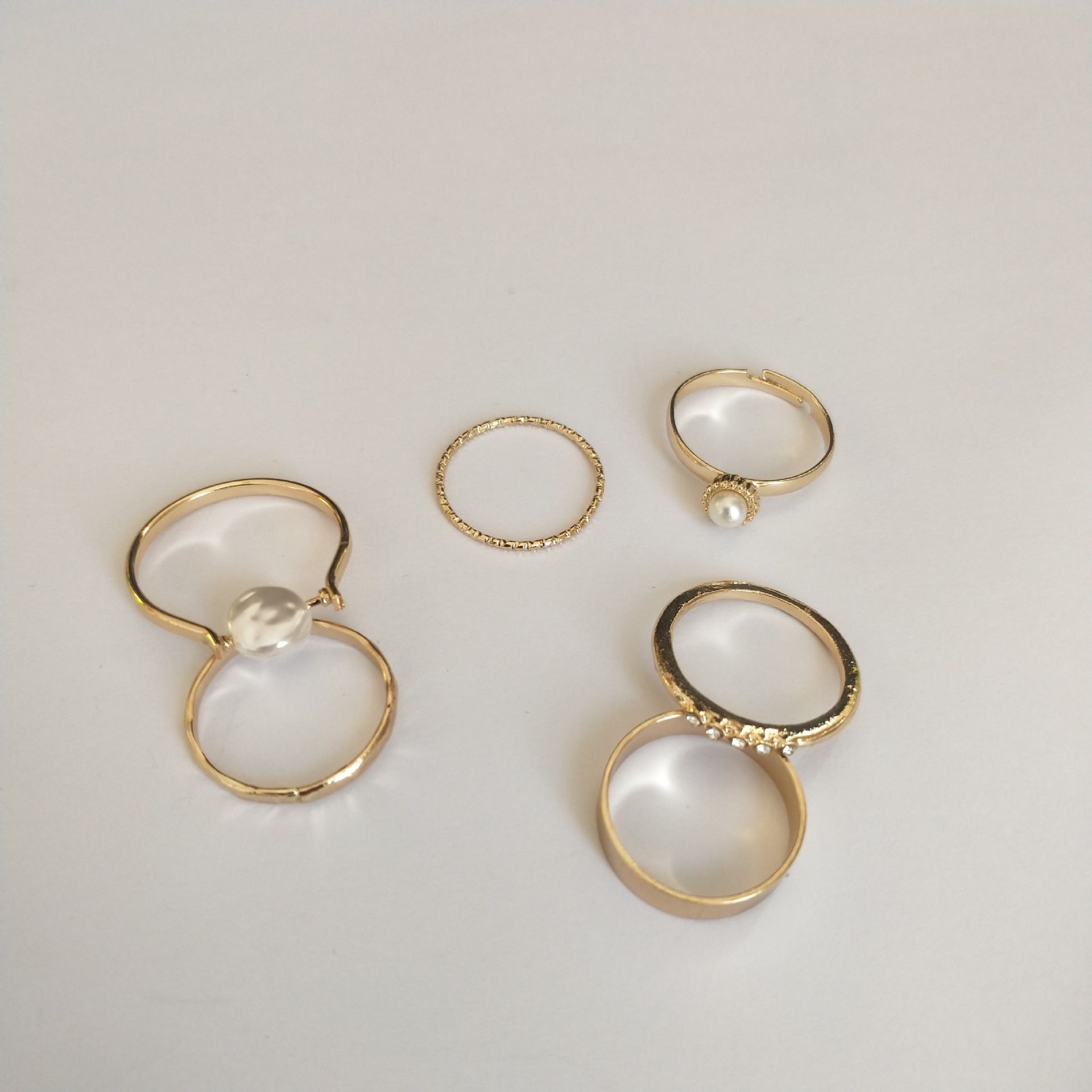 6PCS Women's Gold Ring Diamond Pearl Simple Love Ring Set Fashionable Multi Functional Women's Ring