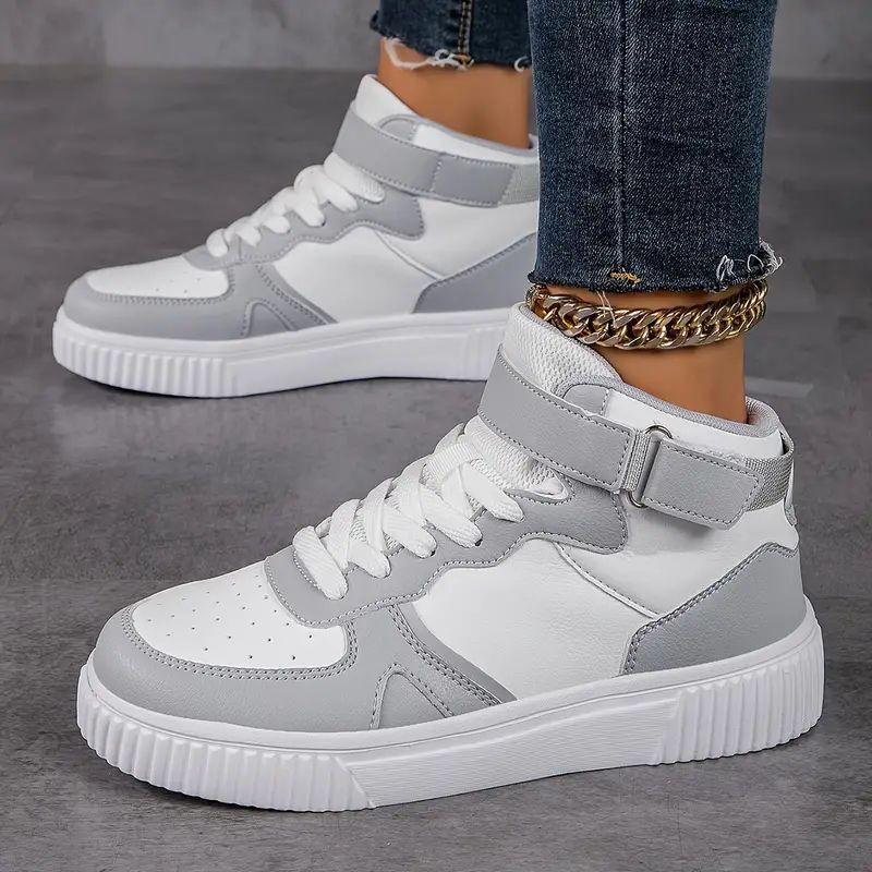 New Arrival Men Skateboarding Shoes High Top Casual Sneakers Lace Up Outdoor PU Leather Sport Shoes Fashion Grey