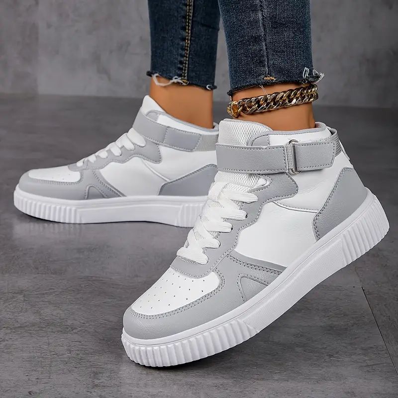 New Arrival Men Skateboarding Shoes High Top Casual Sneakers Lace Up Outdoor PU Leather Sport Shoes Fashion Grey