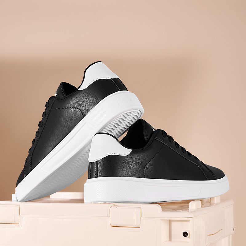 Men Skateboarding Shoes Comfortable Casual Skateboard Shoes Men Solid Leisure Sneakers Lightweight Walking Shoes Outdoor Sport Black