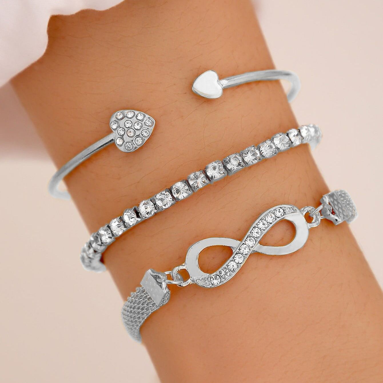 Cross-border new Ins ladies love open bracelet design creative retro simple lucky figure 8 hand Chain three piece set