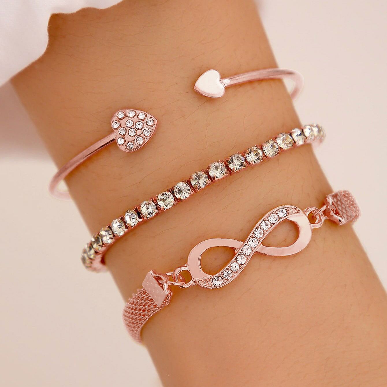 Cross-border new Ins ladies love open bracelet design creative retro simple lucky figure 8 hand Chain three piece set