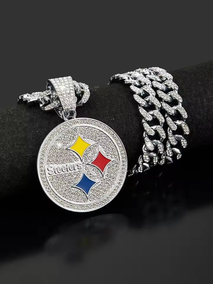 Summer Hip-Hop Zinc Alloy Rhinestone Decor Round Shaped Pendant Necklace Men's Necklace Jewelry Gift for a Stylish Look