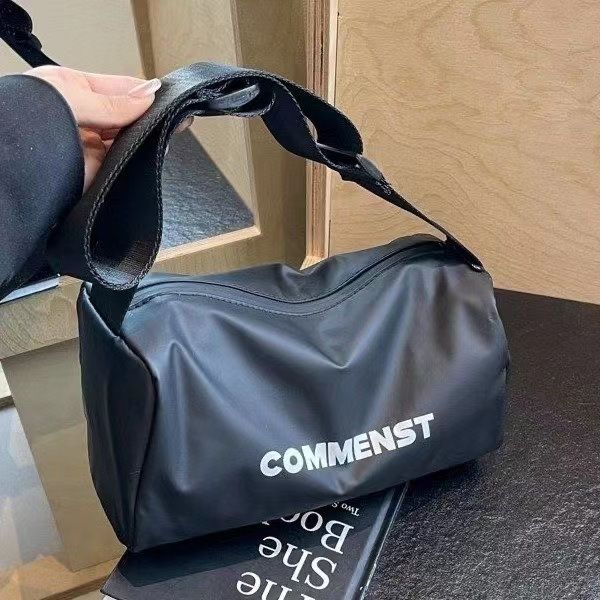 Sports toast bag crossbody bag niche senior sense letters shoulder bag nylon waterproof Fashion Letter Shoulder Bag Sports Tote Bag Women Bright Color Trendy Minimalist Men's Crossbody Bag