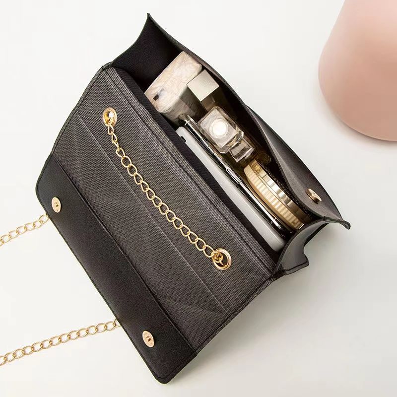 Women's Bag Atmosphere Triangle Diamond Grid Embroidery Chain Diagonal Cross Square Bag Resin Chain Handbag diamond grid shoulder bag, simple and atmospheric crossbody bag, embossed chain square bag