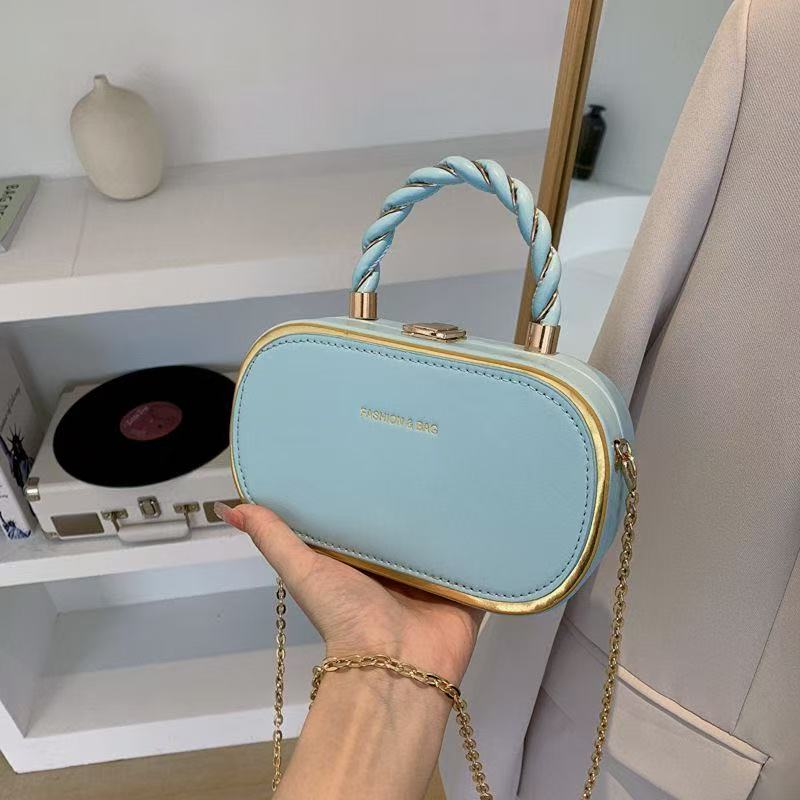 Niche Design Women's Handbag New Versatile Metal Decoration Girls' Chain Bag Fashion Crossbody Bag Lightweight Handbag