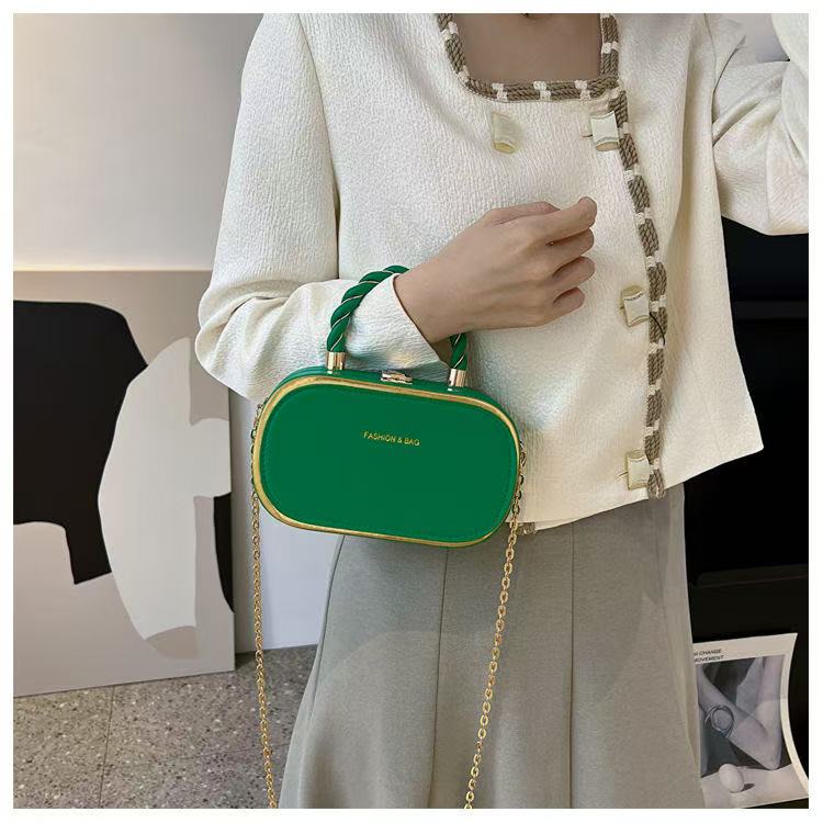 Niche Design Women's Handbag New Versatile Metal Decoration Girls' Chain Bag Fashion Crossbody Bag Lightweight Handbag