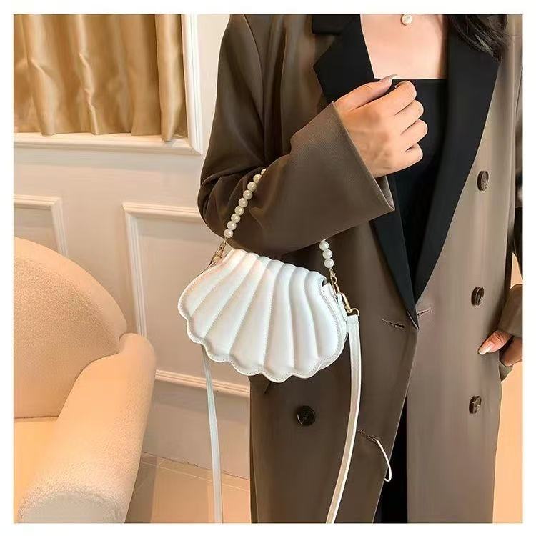 PU Leather Women Small Crossbody Shoulder Bags Shell Pearls Handbags Solid Color Lady Messenger Bag Trendy Cellphone Clutch Bag New Style Soft Polyester Versatile Bag
