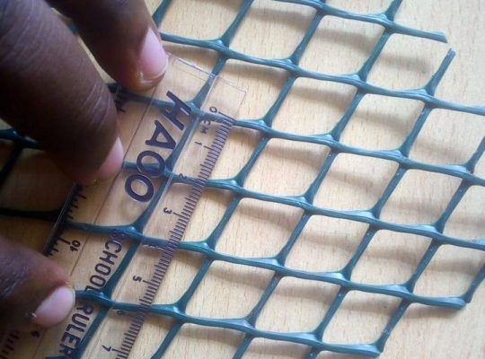 plastic Chicken mesh - 1Metre x 1 metre/ plastic durable chicken mesh