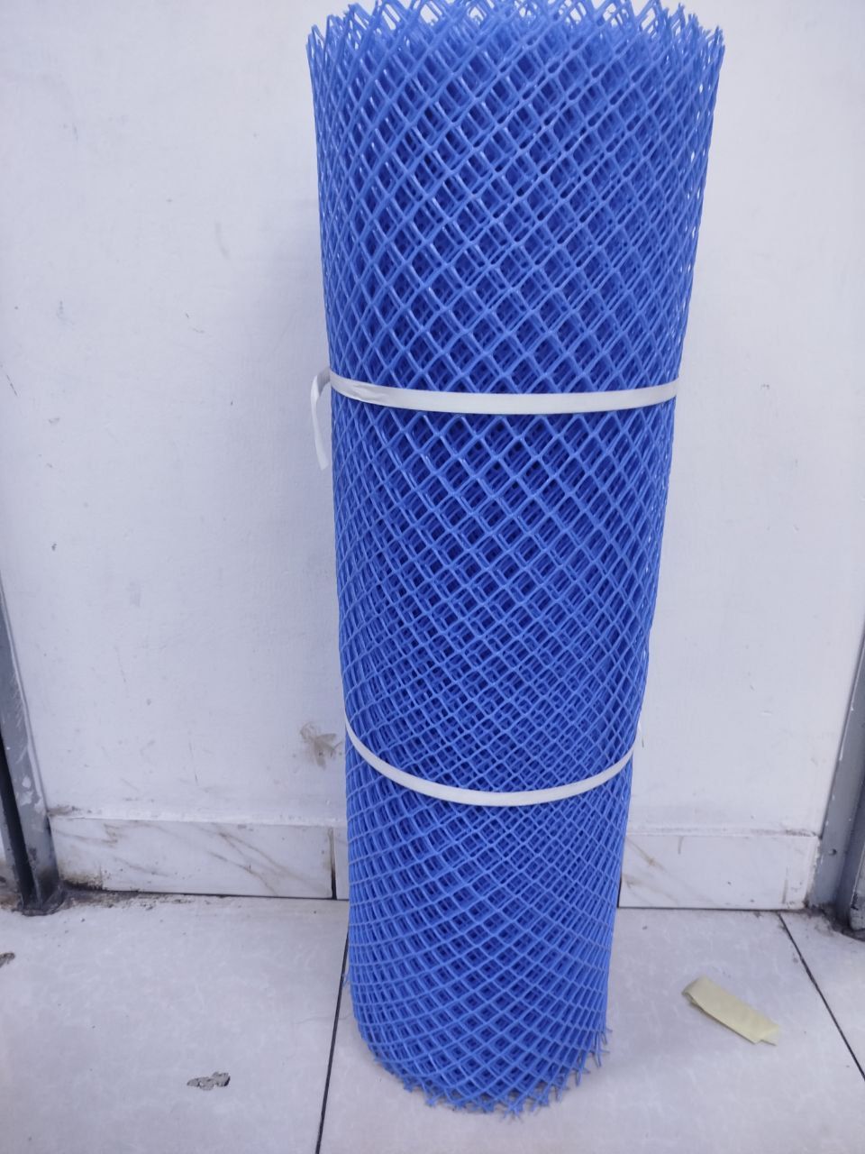 5 meter Plastic chicken wire/ Poultry mesh- Heavy duty blue