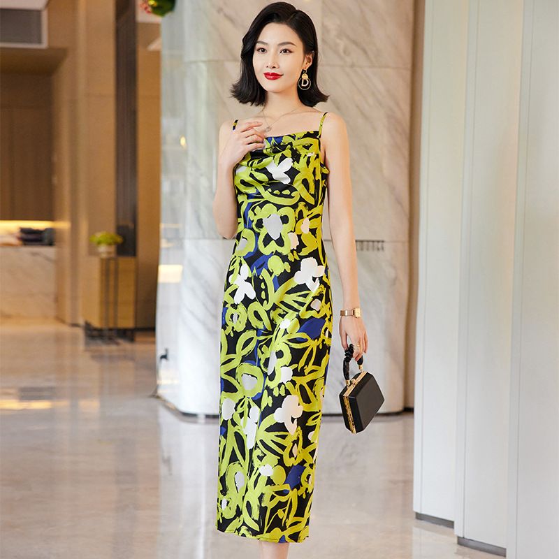 Women's Summer Chic Slim Fit V Neck Backless Lacing Dress Print Maxi Length Natural Waist Beach Style For Party And Club Vestido