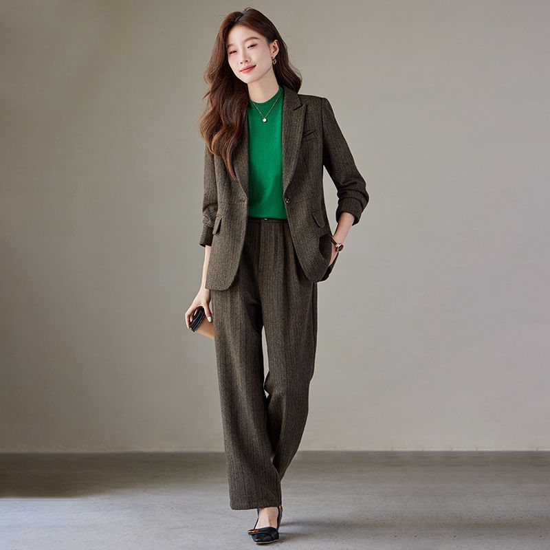Wholesale slim fitting suits, women's office business sets, women's fashion customized women's clothing sets