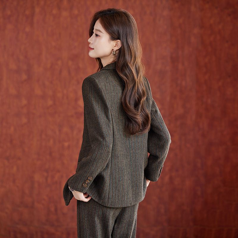 Wholesale slim fitting suits, women's office business sets, women's fashion customized women's clothing sets