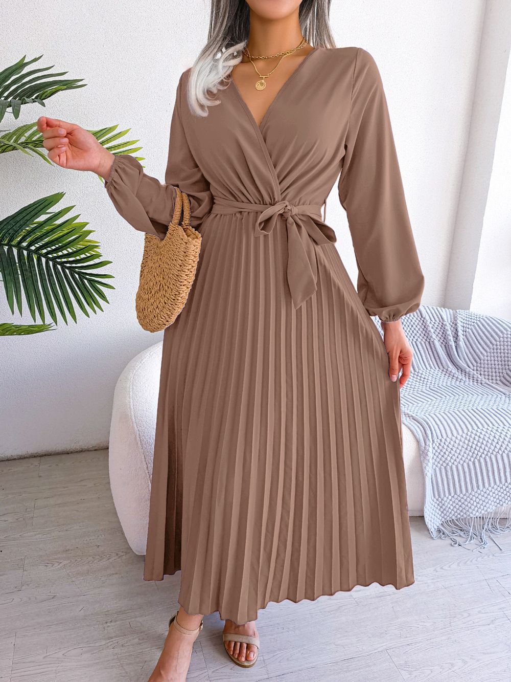 Trendy Cross Border Women's Pleated Dress With Vneck For Spring And Summer Season