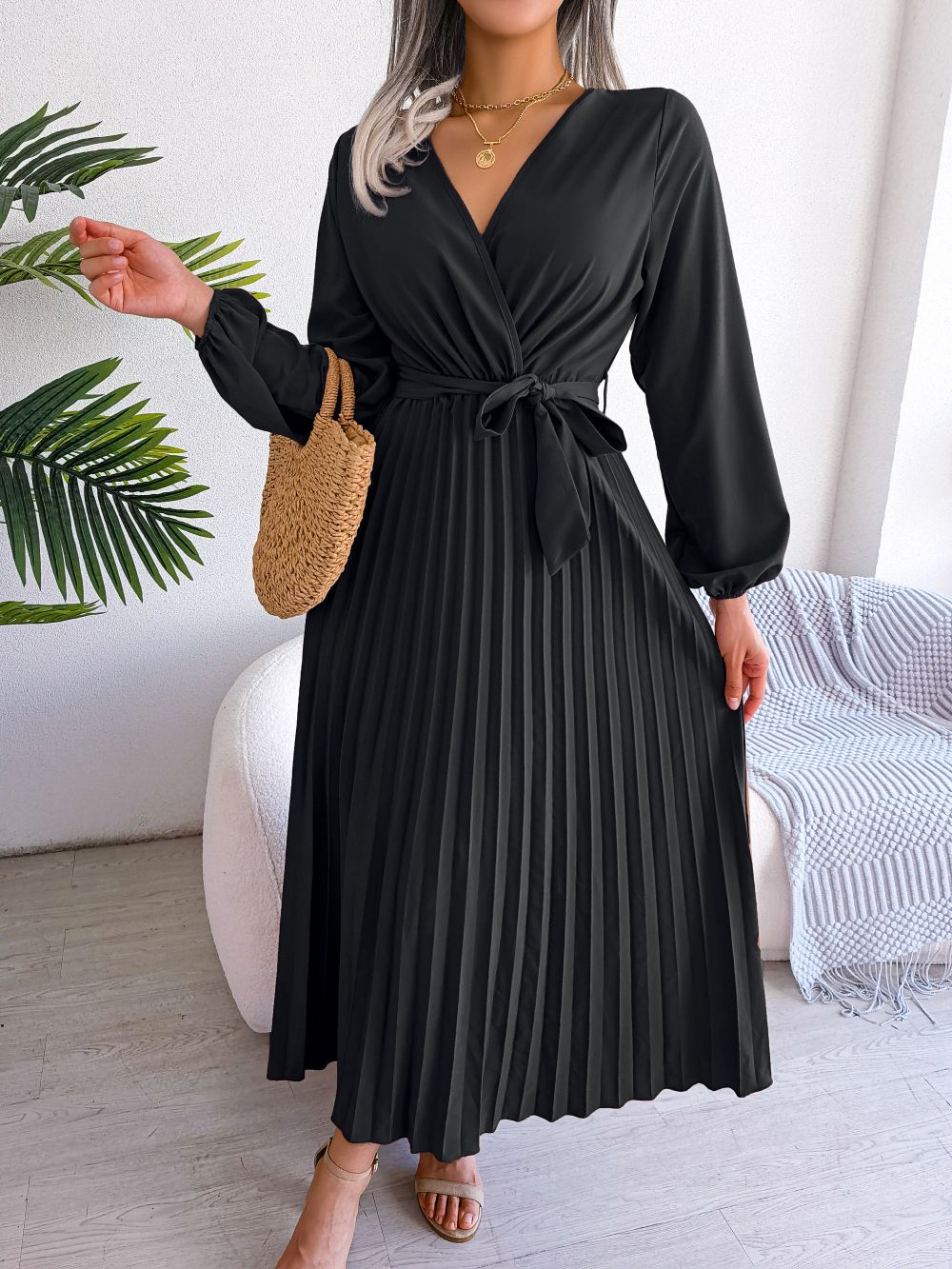 Trendy Cross Border Women's Pleated Dress With Vneck For Spring And Summer Season