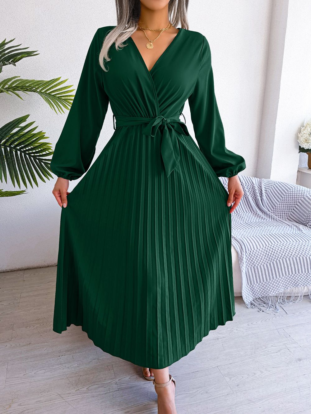Trendy Cross Border Women's Pleated Dress With Vneck For Spring And Summer Season