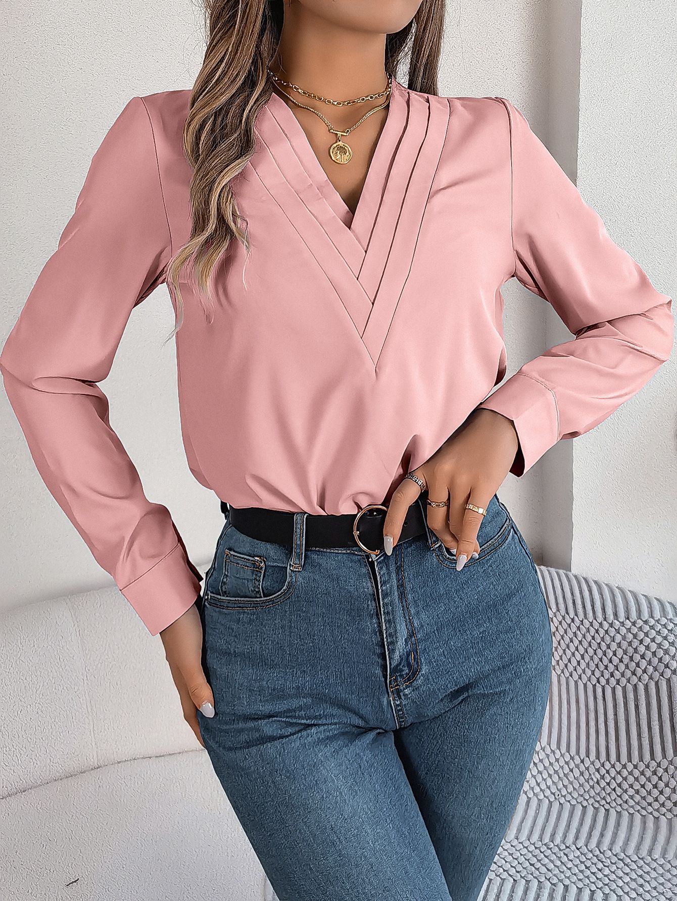 Spring and Summer New Women's Long Sleeve T Shirt Fashion Elegant Casual Color Cascading V-Neck Long Sleeve T Shirt
