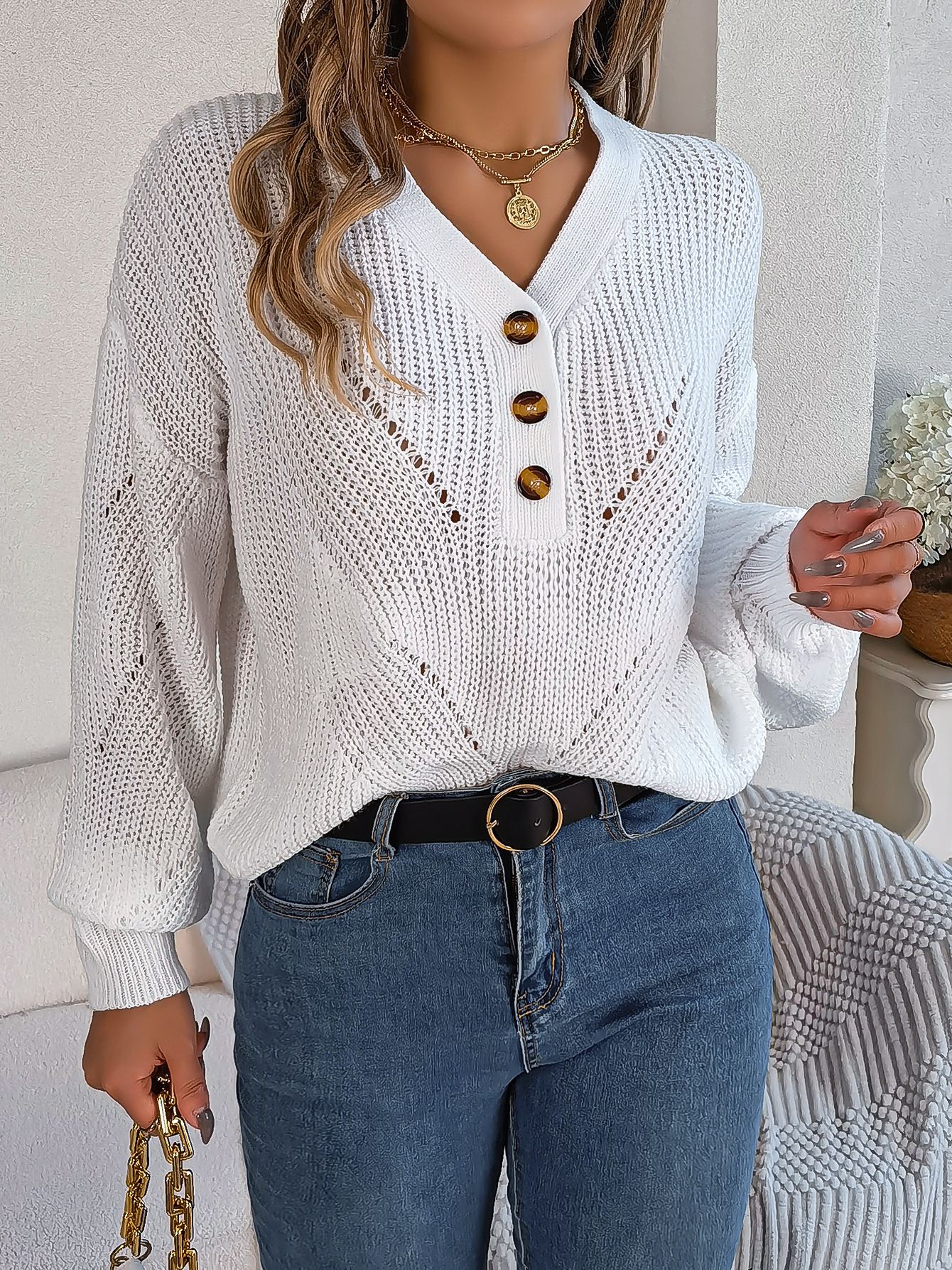 Women's winter knitwear Long-sleeved half-cardigan sweater decorated with loose V-neck buttons Women's knitwear sweater