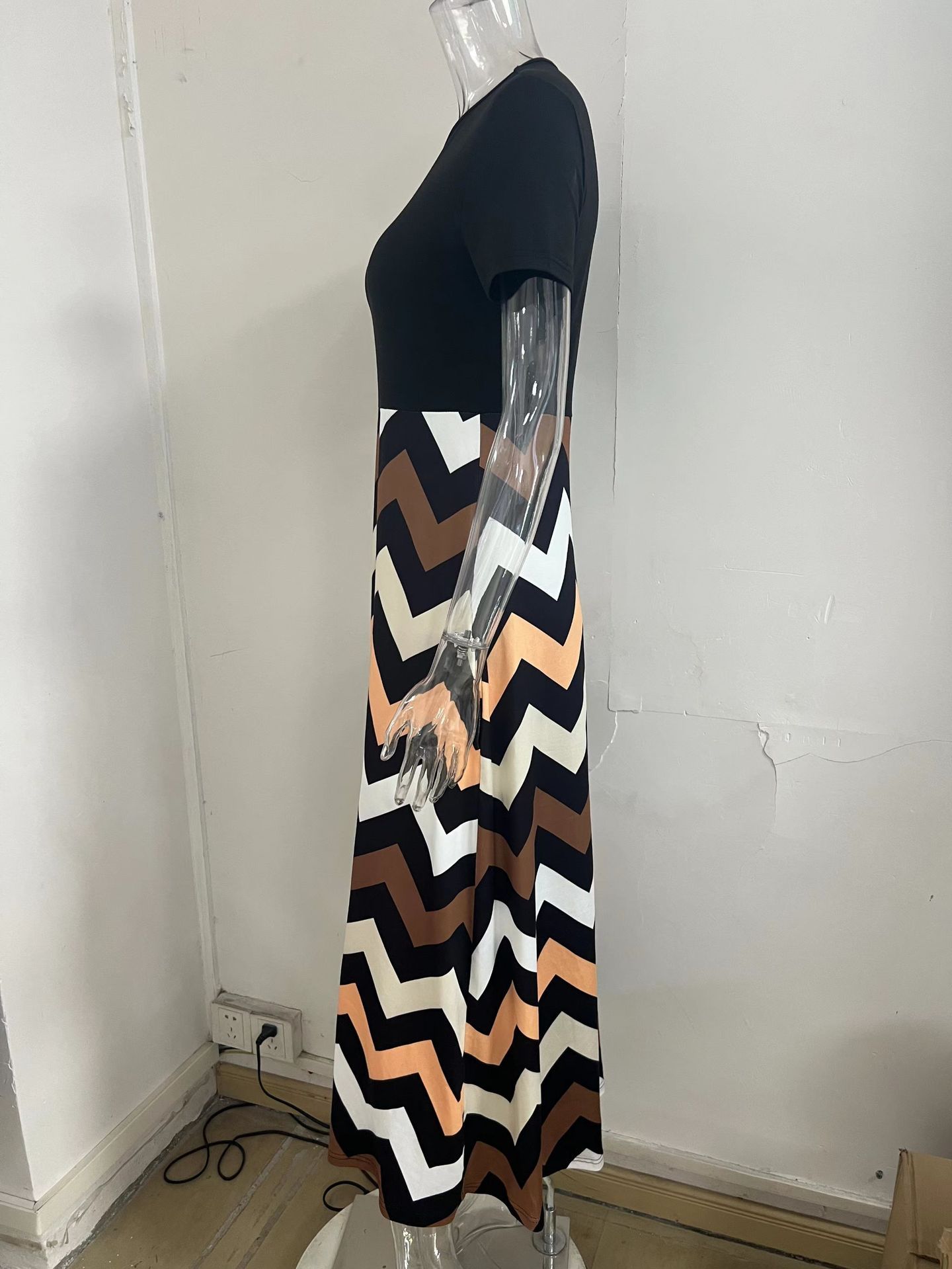 Women's Summer Casual Floor-Length Maxi Dress Short Sleeve Loose Fit Anti-Static Front Pockets Digital Printing Natural Waist Women Striped Maxi Dress with Print Patterns Fitness Sportswear