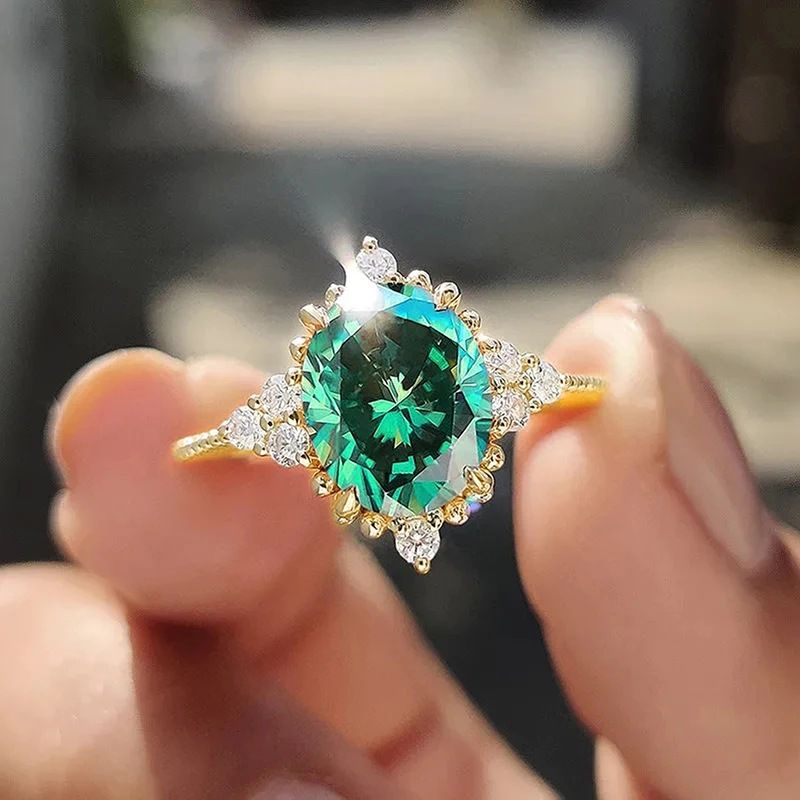 Oval Green Cubic Zirconia Gold Color Luxury Rings for Women Wedding Anniversary Party Elegant Lady's New Fashion Jewelry Rings 
﻿