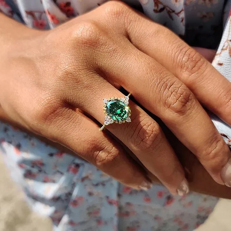 Oval Green Cubic Zirconia Gold Color Luxury Rings for Women Wedding Anniversary Party Elegant Lady's New Fashion Jewelry Rings 
﻿