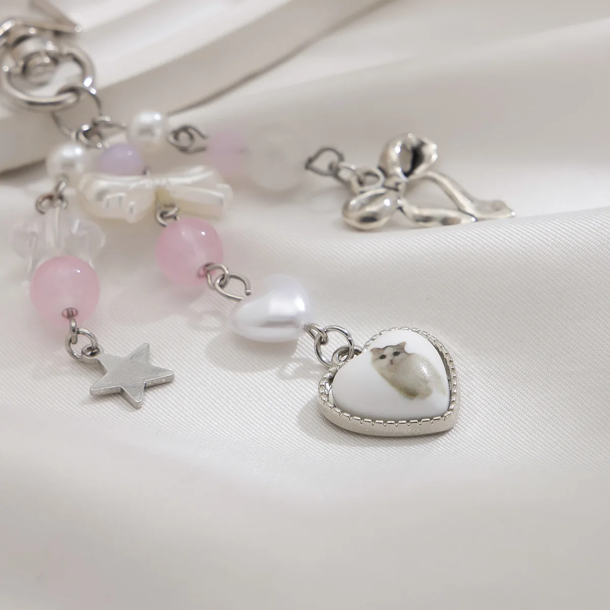 Y2K Fashion Flower Star Love Bow Strawberry Pendant Acrylic Keychain Student Women's Bag Backpack Pants Chain Accessories