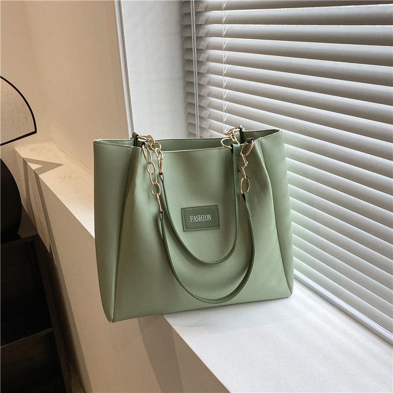 Trendy and Stylish Large-Capacity Tote Bag for Women 2023 – Fashionable and Casual Commuter Bag