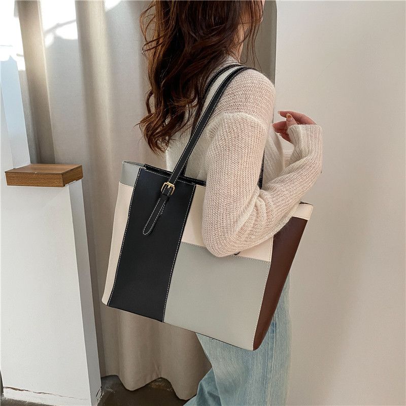 New Arrival Commuter Large-Capacity Tote Bag for Women – Trendy Fall Season Shoulder and Handbag, Stylish and Spacious