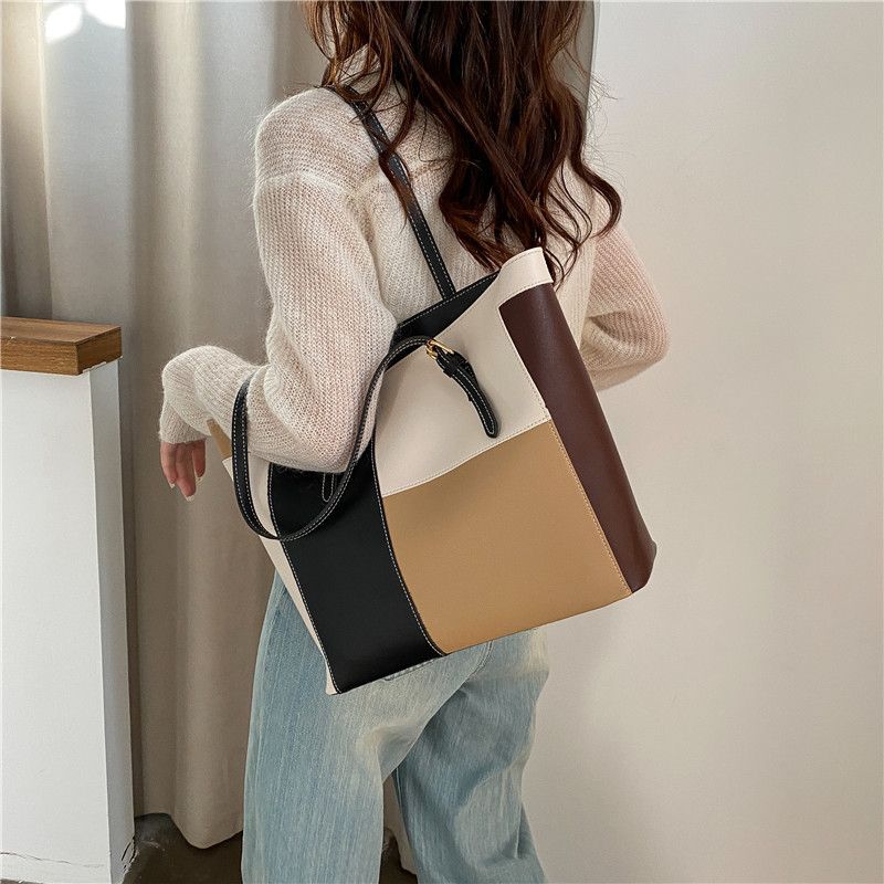 New Arrival Commuter Large-Capacity Tote Bag for Women – Trendy Fall Season Shoulder and Handbag, Stylish and Spacious