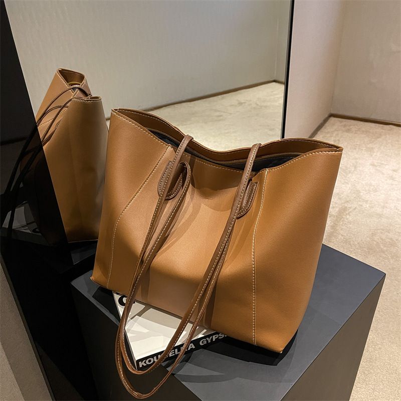 Minimalist Chic Commuter Bag for Women – Vintage Casual Large-Capacity Shoulder and Underarm Tote Bag