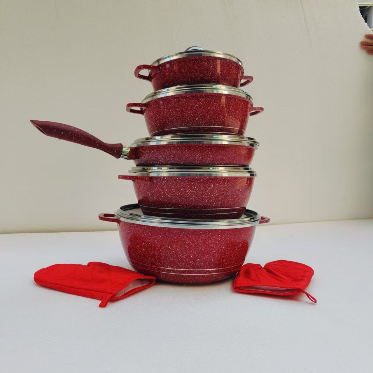 12pcs Heavy Granite Aluminum Pot Non-stick Sufuria Cookware Set(5pcs Pots+5pcs lids+2pcs gloves) 20cm+24cm+28cm+32cm pot+28cm Frying Pan Wheatstone Die