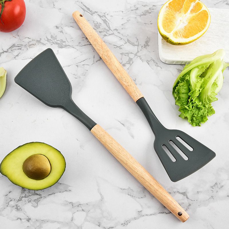 Set of 12PCS Wooden Handle Silicone Kitchenware Set With Storage Bucket High Temperature Protection Cookware