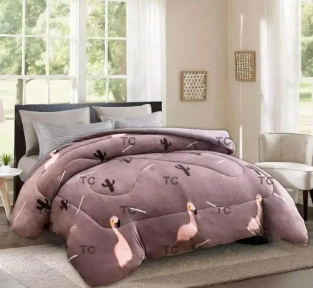 5*6 Single woolen Duvet with no Bedsheets and no Pillow cases