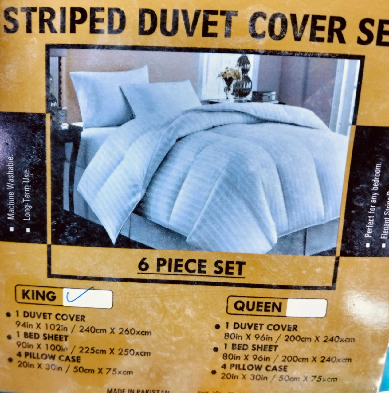 6pcs of King Size 7*8 White Cotton Stripped Duvet Cover Set comes as 1pc of Duvet Cover, 1pc of Bedsheet and 2pcs of Pillow Cases Bedding Set 

▪️1 pc duvet cover 
▪️1 pc bedsheet 
🔹4pcs pillow cases