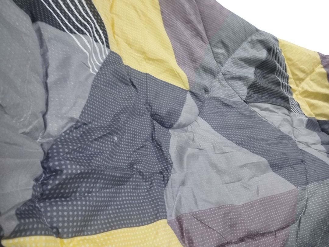 4pcs of  Cotton Duvet Set come as 1pc Duvet, 1pc Bedsheet and 2pcs Pillow Cases Size either  4*6 or 6*6