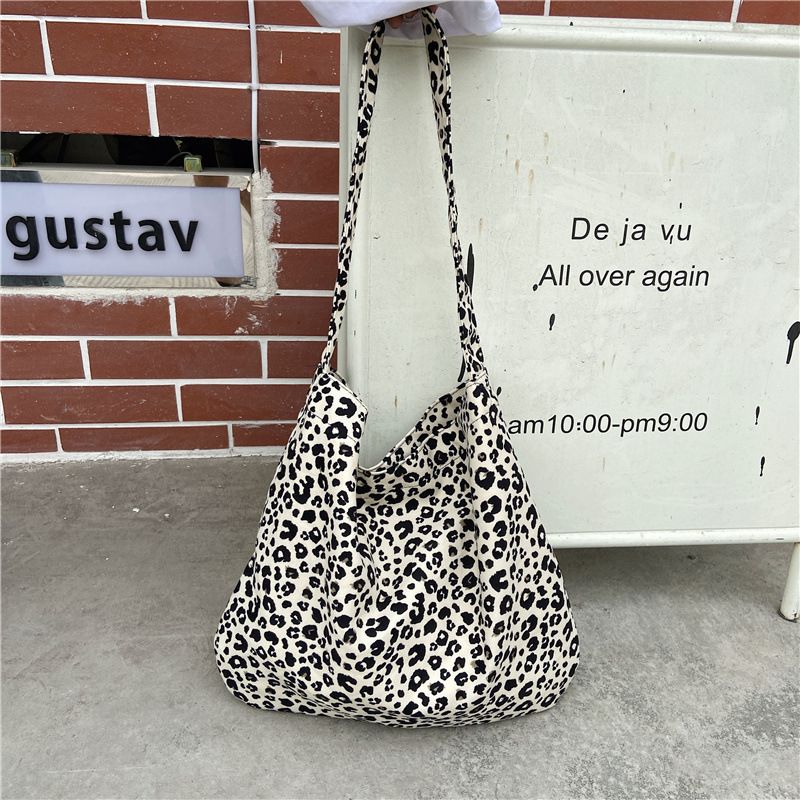 INS Hot Modern Leopard Print Shoulder Bags Fashion Messenger Bag Single Shoulder Canvas Bag for Female Student Diagonal Large Capacity Straddle Bag