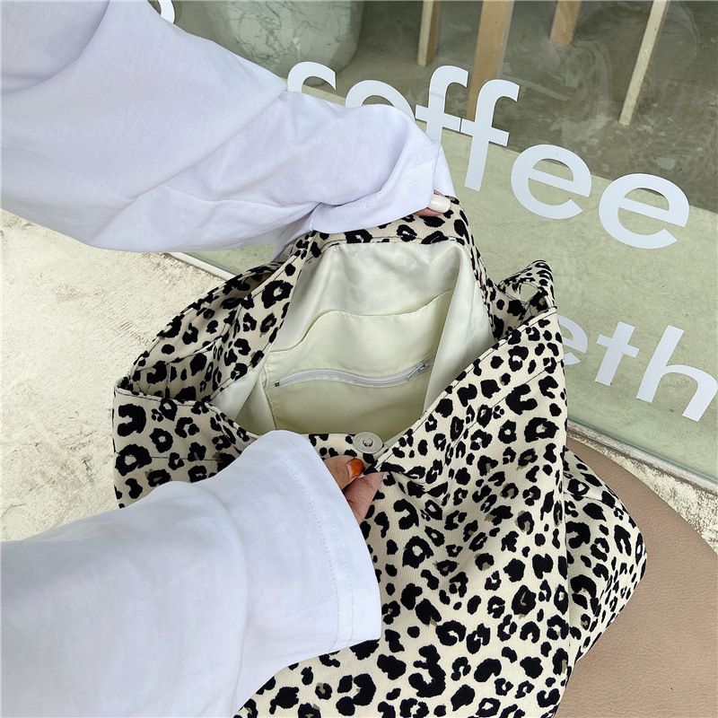 INS Hot Modern Leopard Print Shoulder Bags Fashion Messenger Bag Single Shoulder Canvas Bag for Female Student Diagonal Large Capacity Straddle Bag